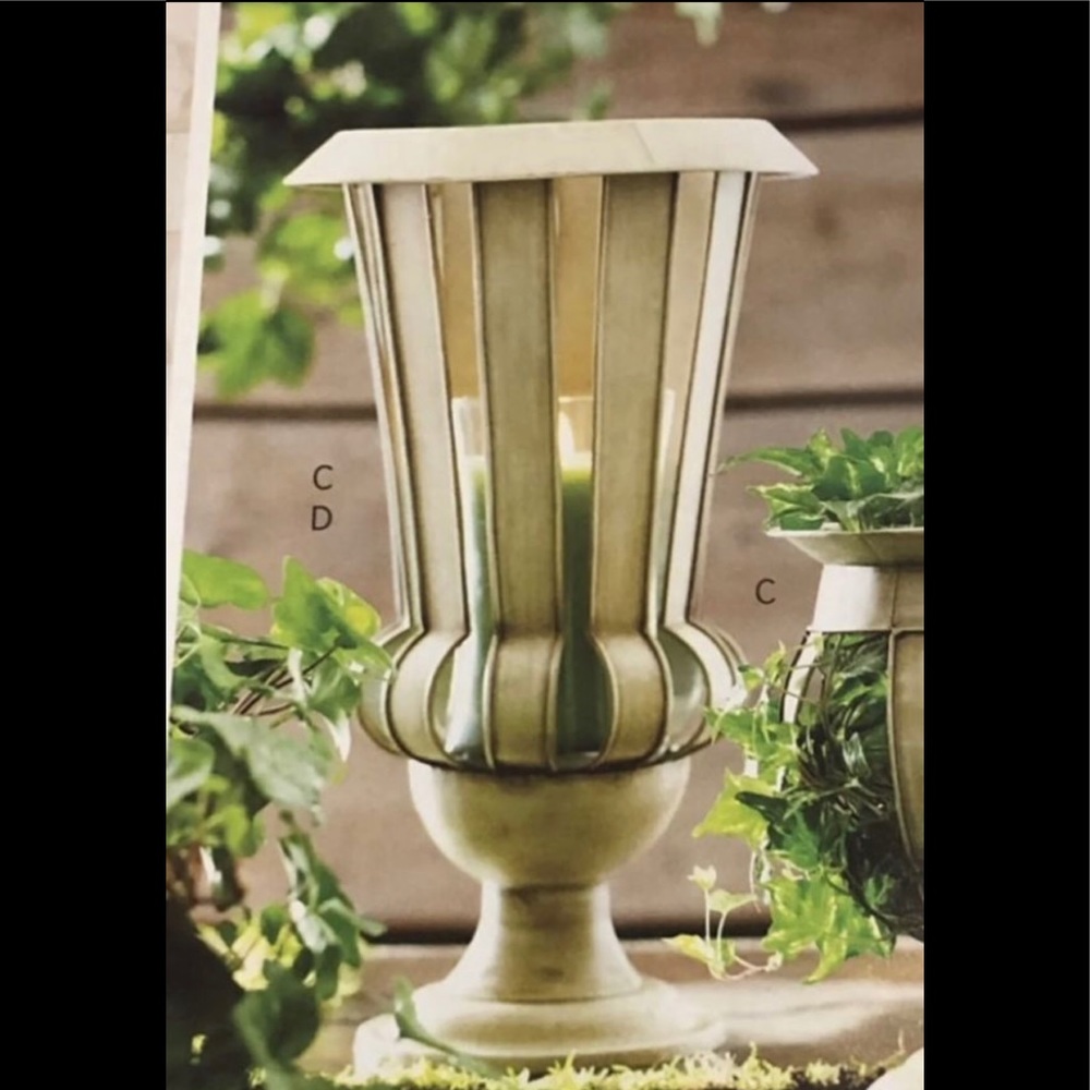 Celebrating home Charleston Candle Holder Urn